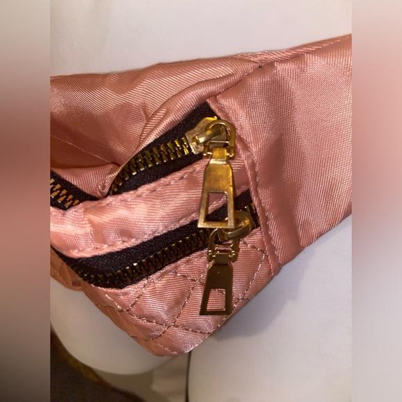 Stylish Waist/Hip Bag with gold Zipper hardware - Picture 6 of 16